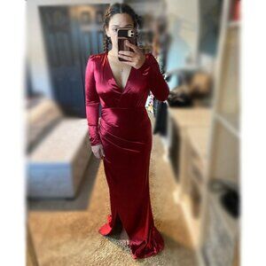 Prom Dress Formal Gown Medium Red Satin V-Neck Form-Fitting